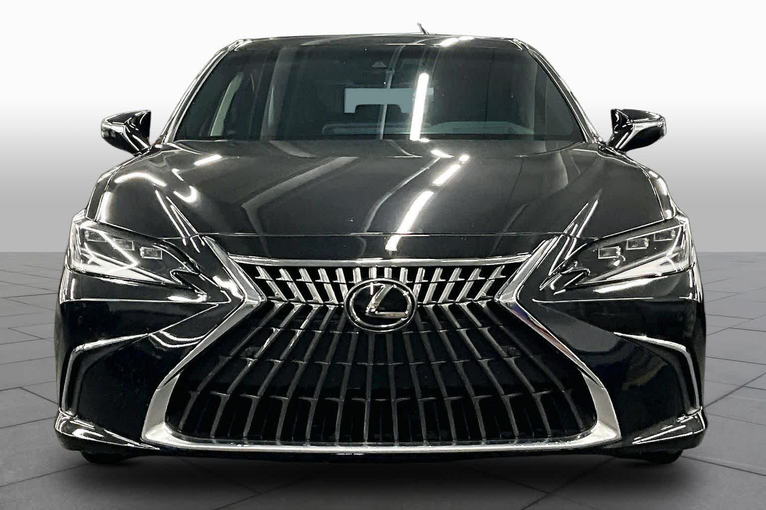 Certified Used 2025 Caviar Lexus  image 4