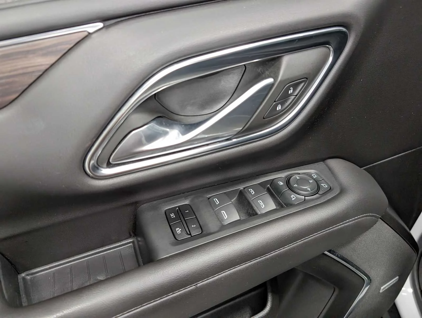 Used 2022 Summit White Chevrolet Z71 image 41