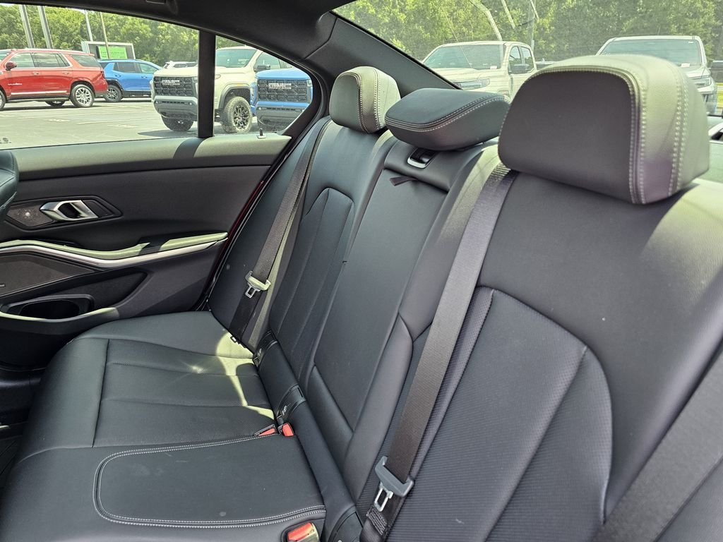 Used 2025 Red BMW M340i image 33