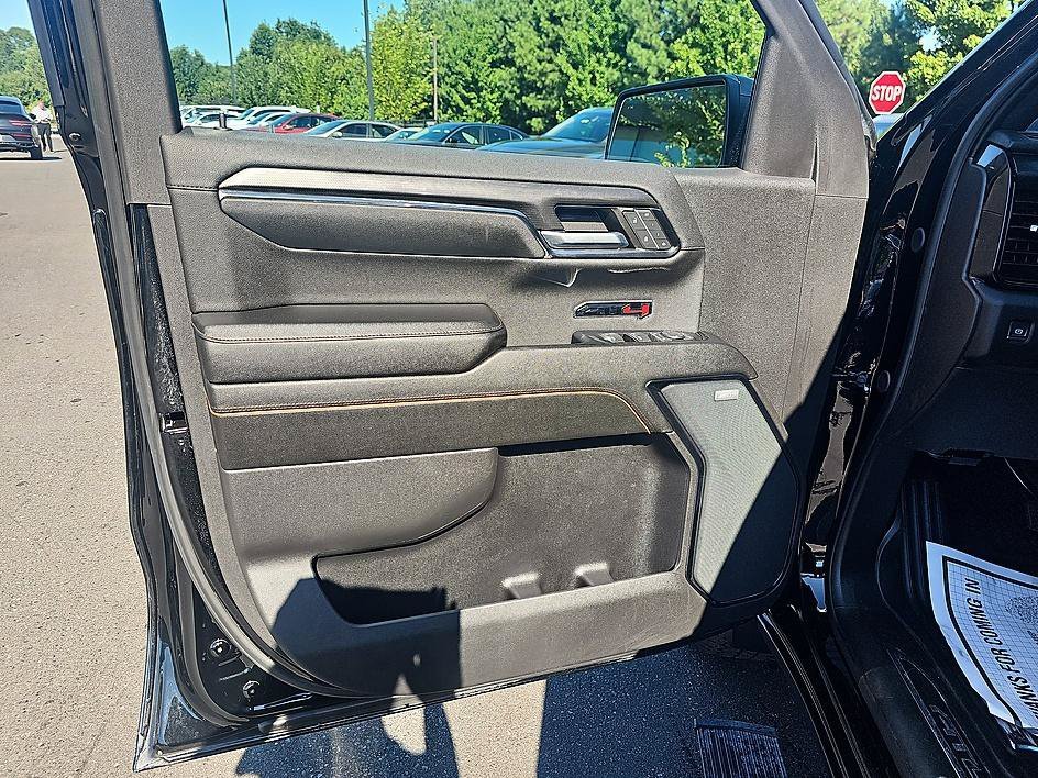 Used 2024 Onyx Black GMC AT4 image 12