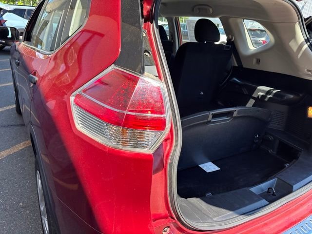 Used 2016 Cayenne Red Nissan S image 10