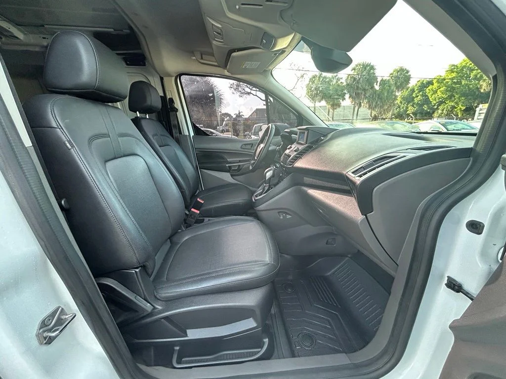 Used 2022 Frozen White Ford XL image 21
