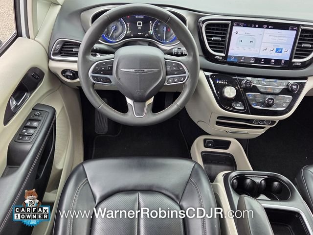 Used 2023 White Chrysler Touring L image 7