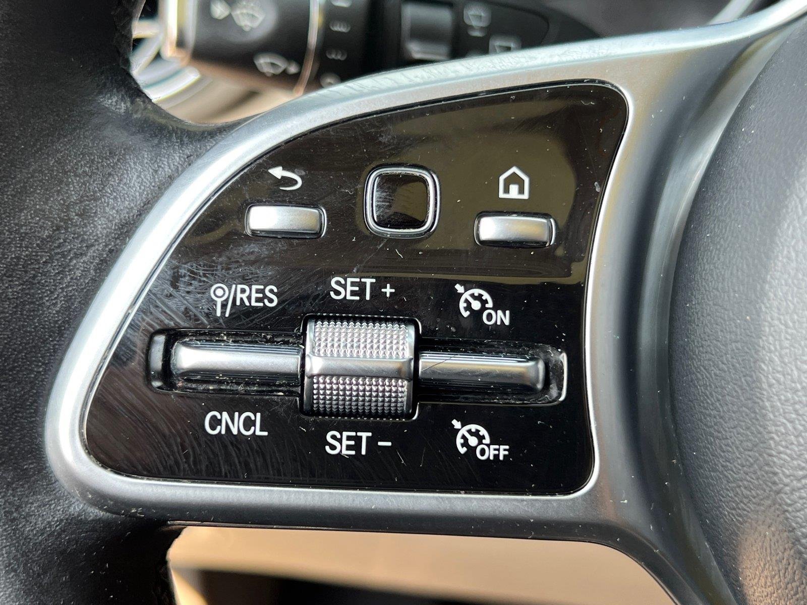 Used 2022 TAN Mercedes-Benz GLC 300 image 25