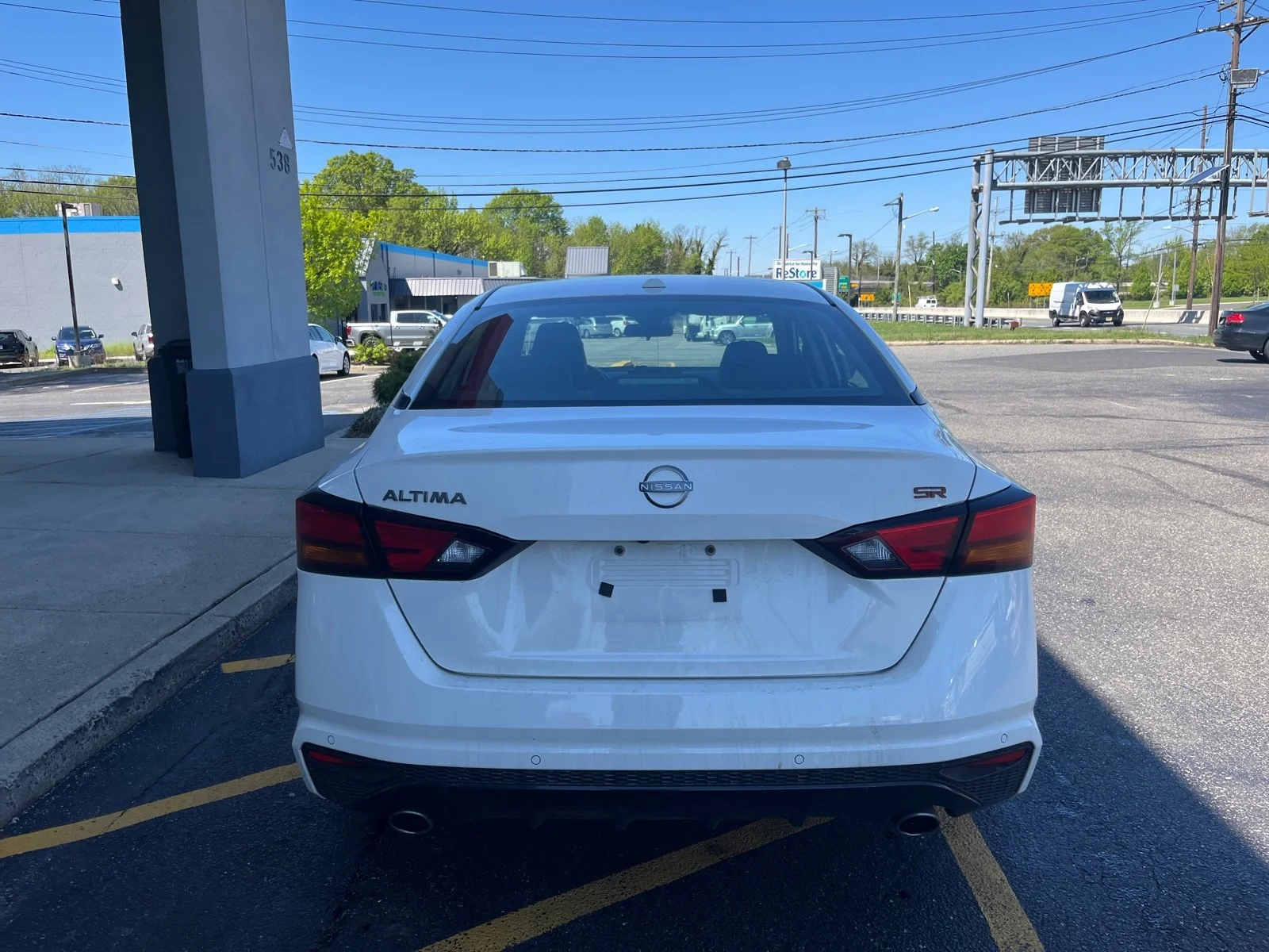 Used 2024 Glacier White Nissan 2.5 SR image 6