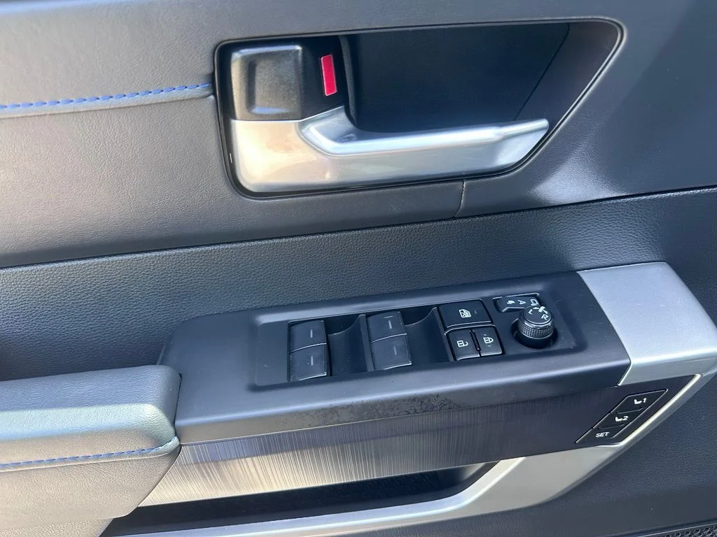 2024 Toyota Sequoia SR5 - Photo 13
