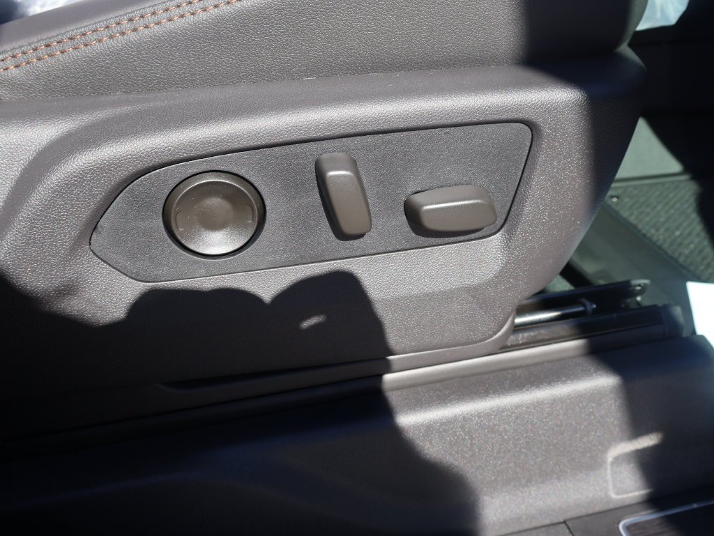 2026 GMC Sierra 2500HD AT4 - Photo 9