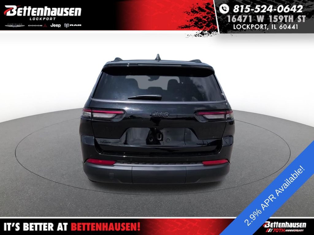 New 2026 Diamond Black Crystal Pearl-Coat Exterior Paint Jeep Laredo image 7