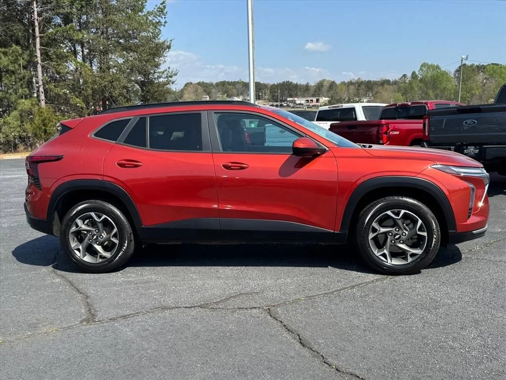 Used 2024 Chevrolet Trax LT with VIN KL77LHE22RC010312 for sale in West Union, SC