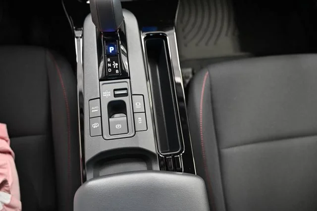 2026 Toyota Prius Plug-in Hybrid SE - Photo 19