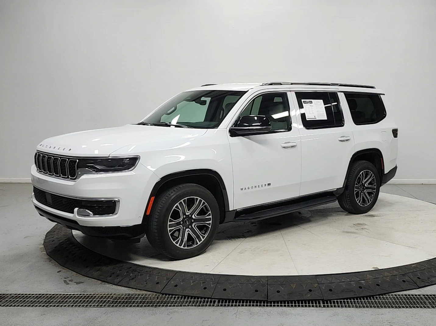Used 2025 Bright White Clearcoat Jeep Base image 3