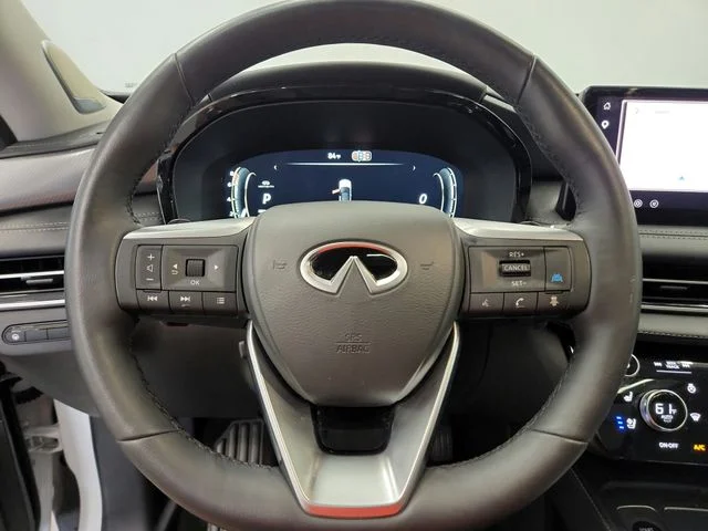 Used 2026 White INFINITI LUXE image 32