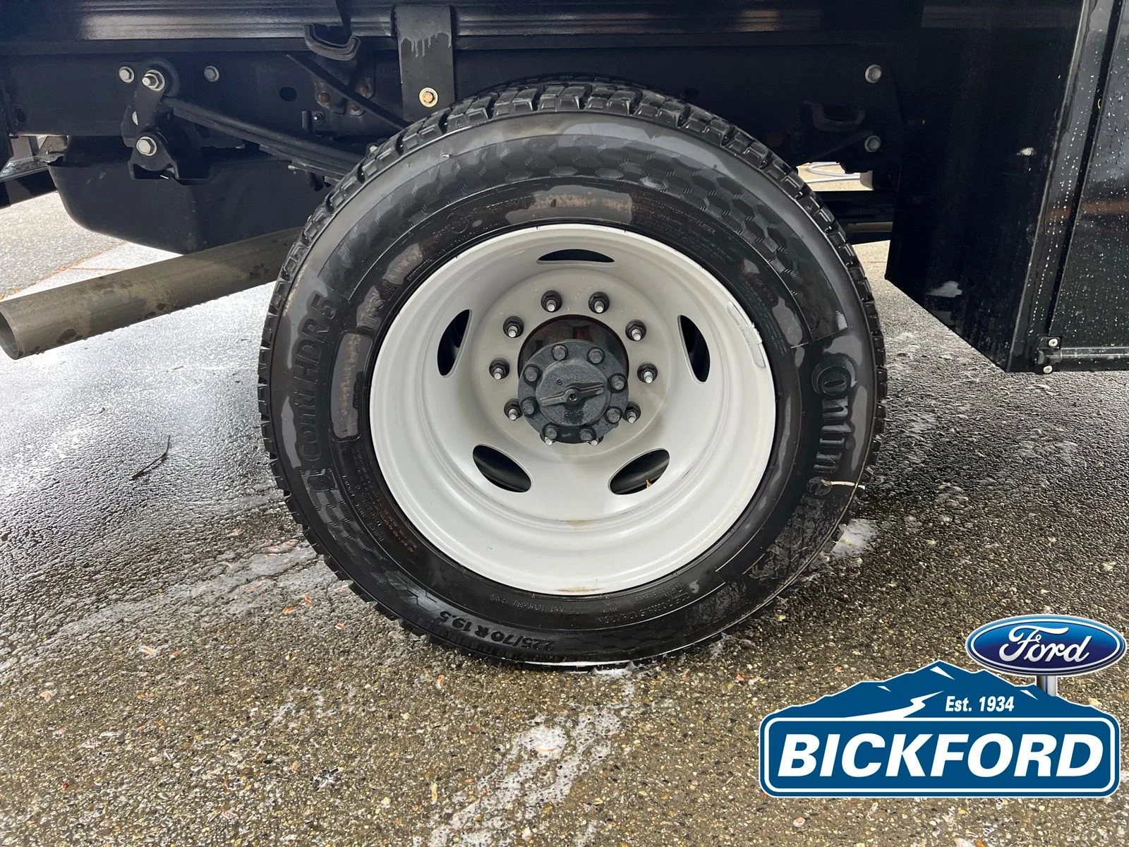 2025 Ford F-550 Super Duty Chassis Cab XL - Photo 15