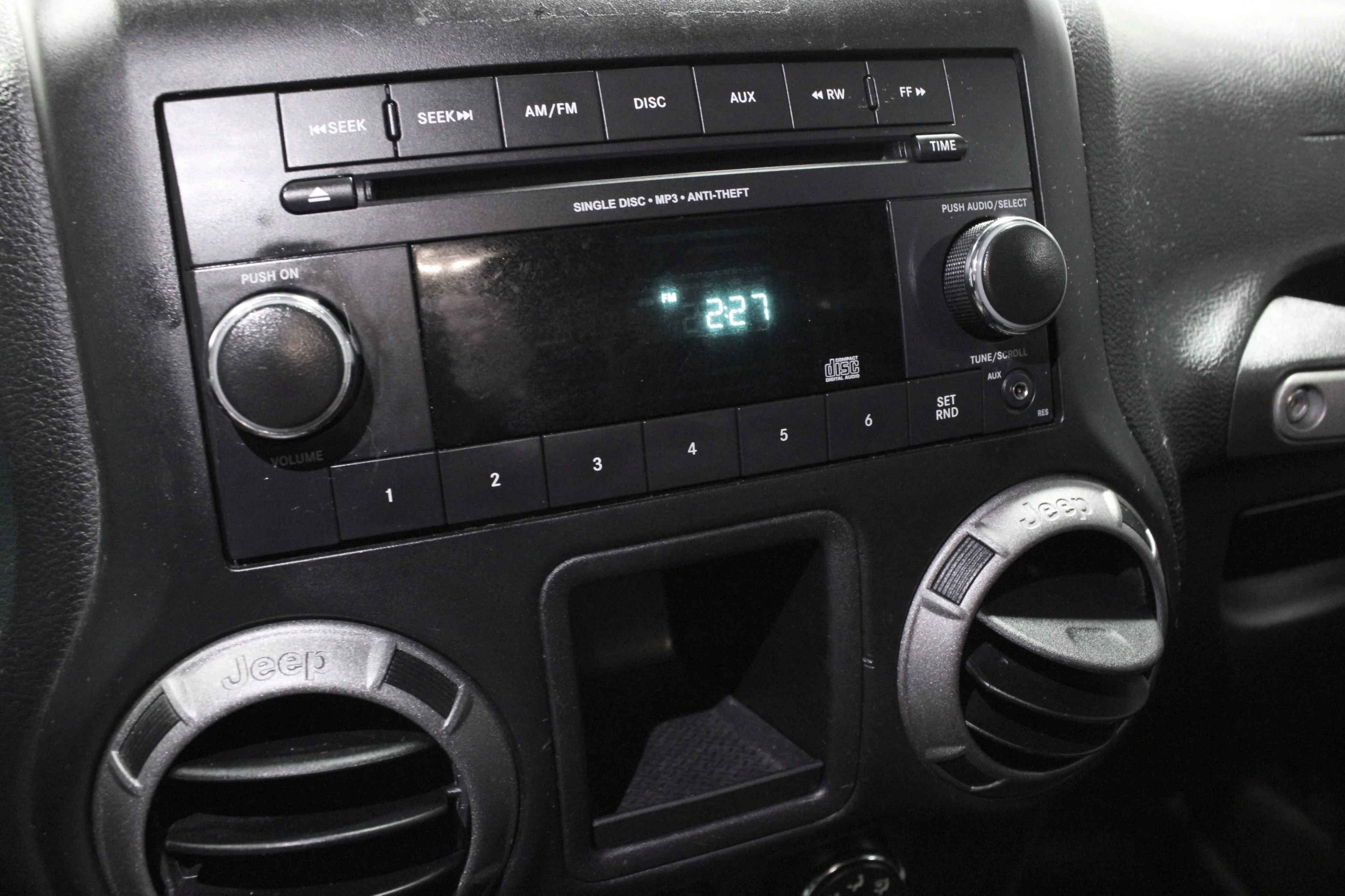 Used 2015 Black Clearcoat Jeep Sport image 20
