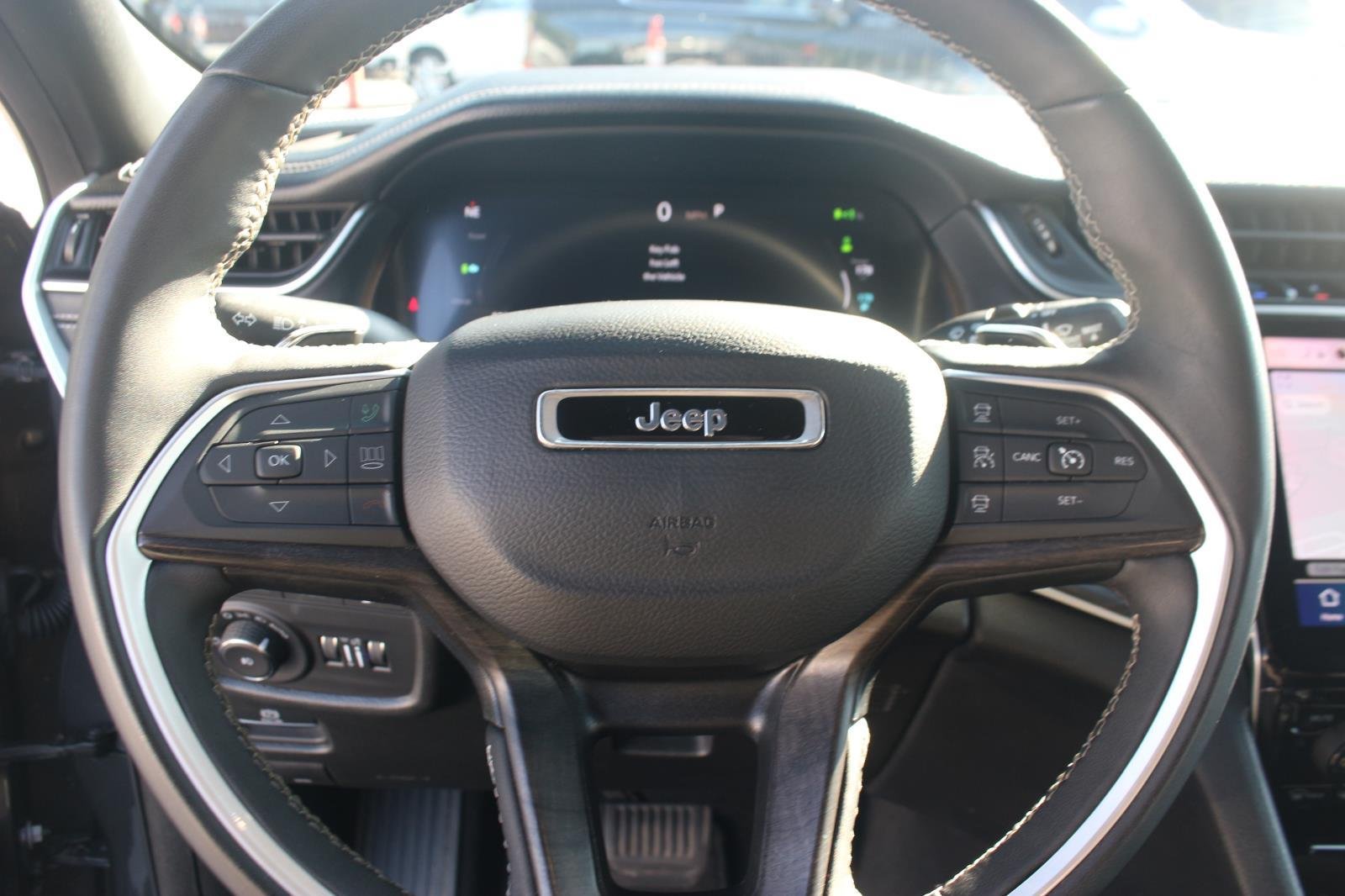 Used 2024 Grey Jeep 4x4 image 18