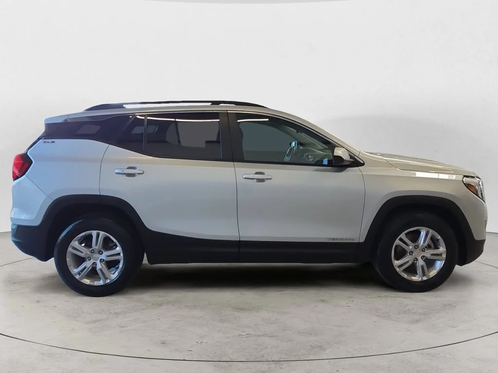 Certified Used 2021 QUICKSILVER METALLIC GMC SLE image 4