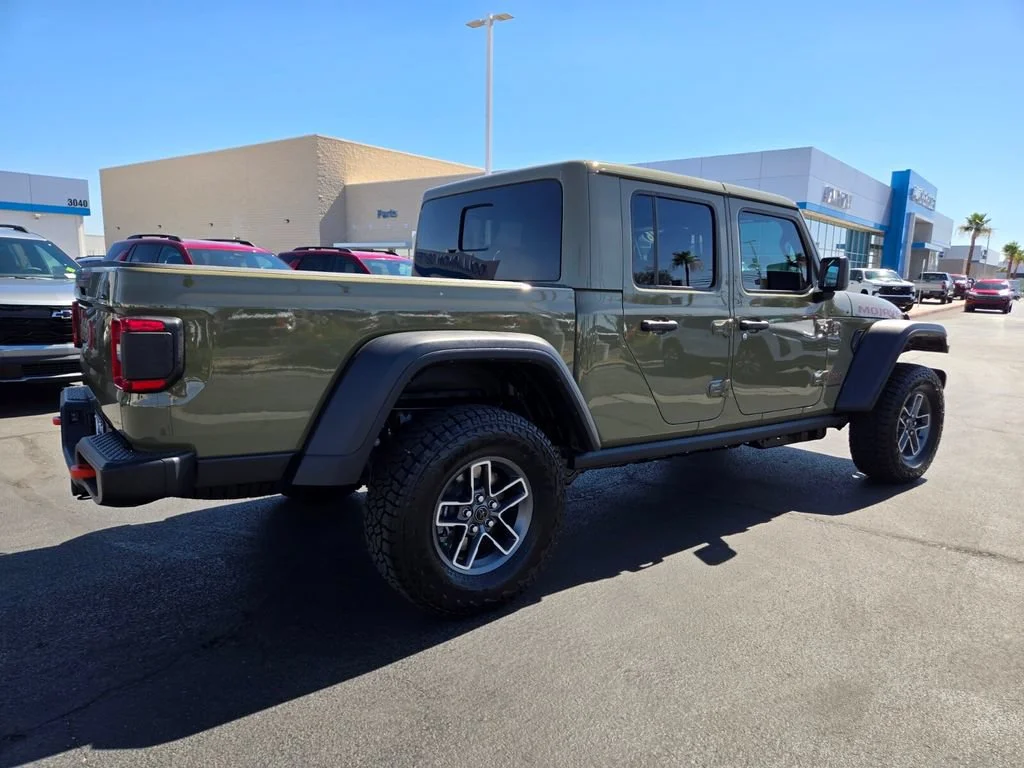 Used 2026 Green Jeep Mojave image 6