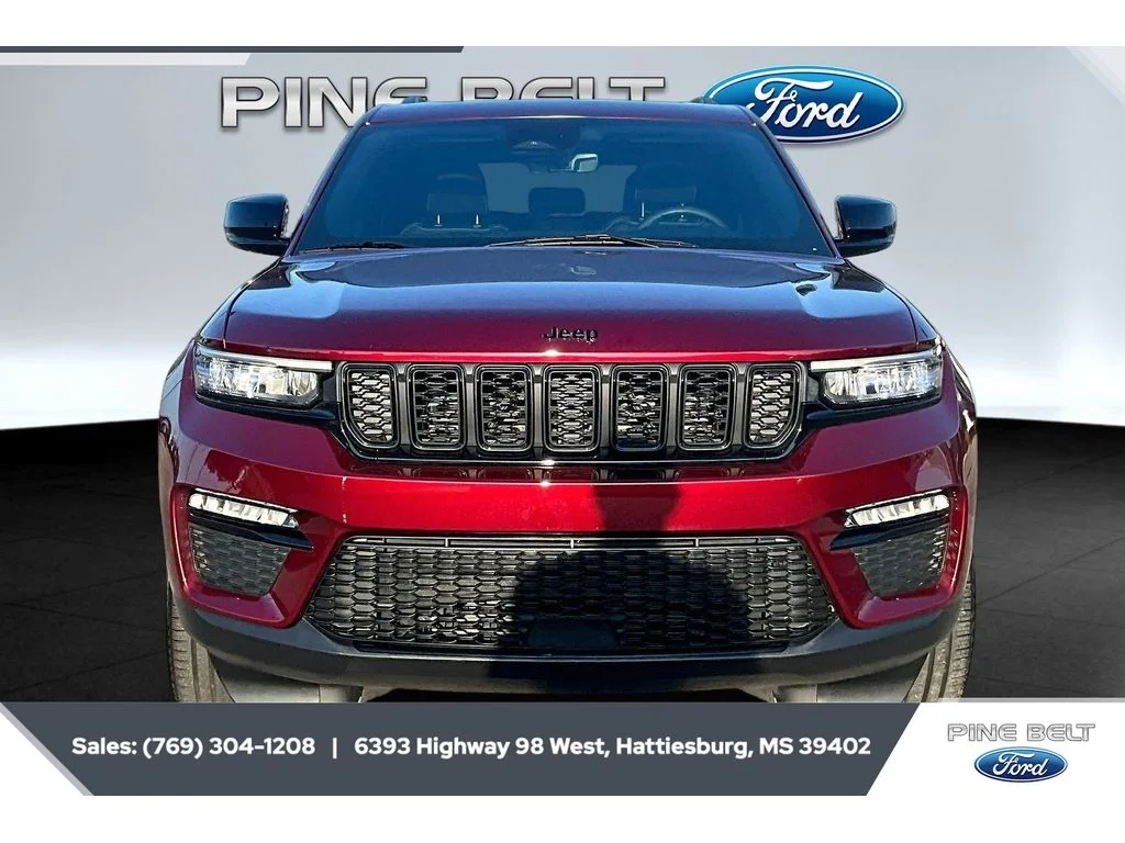 Used 2025 Velvet Red Pearlcoat Jeep Limited image 3