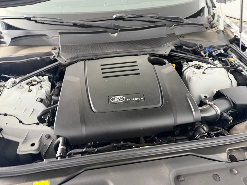 Used 2024 Fuji White Land Rover S image 36
