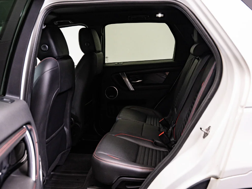 Used 2023 Fuji White Land Rover SE R-Dynamic image 43