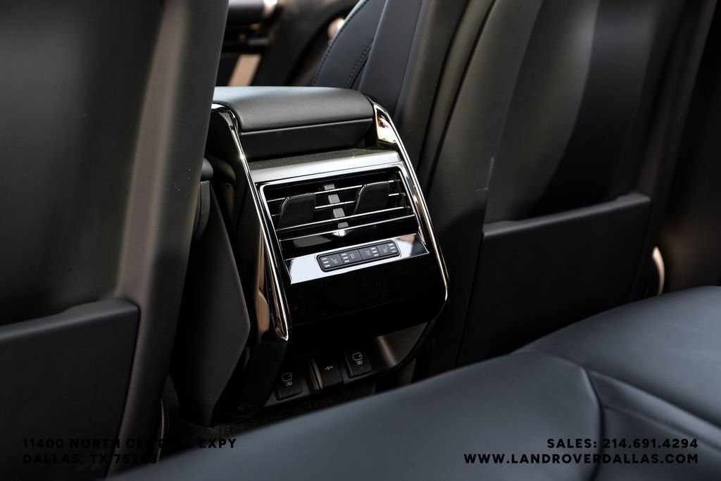 Used 2025 Santorini Black Metallic Land Rover SE image 37