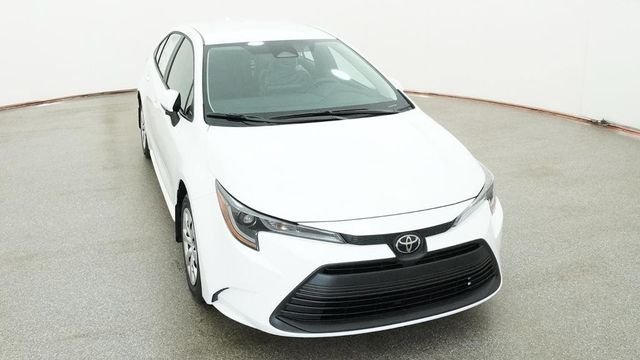 New 2027 Ice Cap Toyota LE image 8