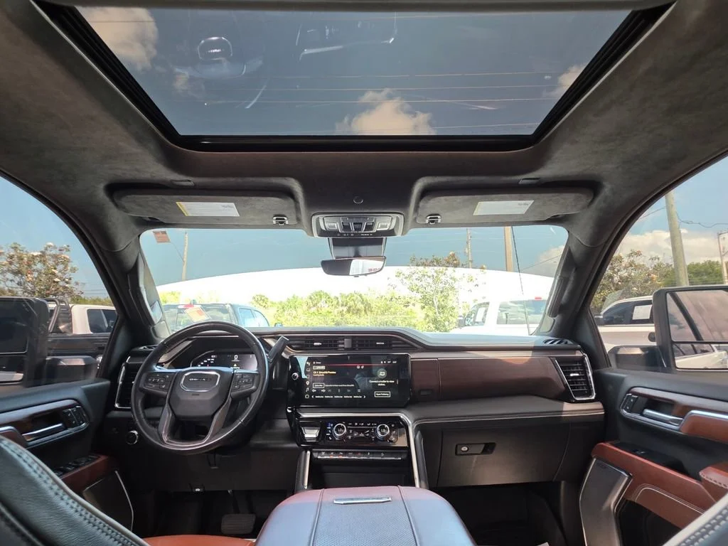 Used 2024 White Frost Tricoat GMC Denali Ultimate image 19