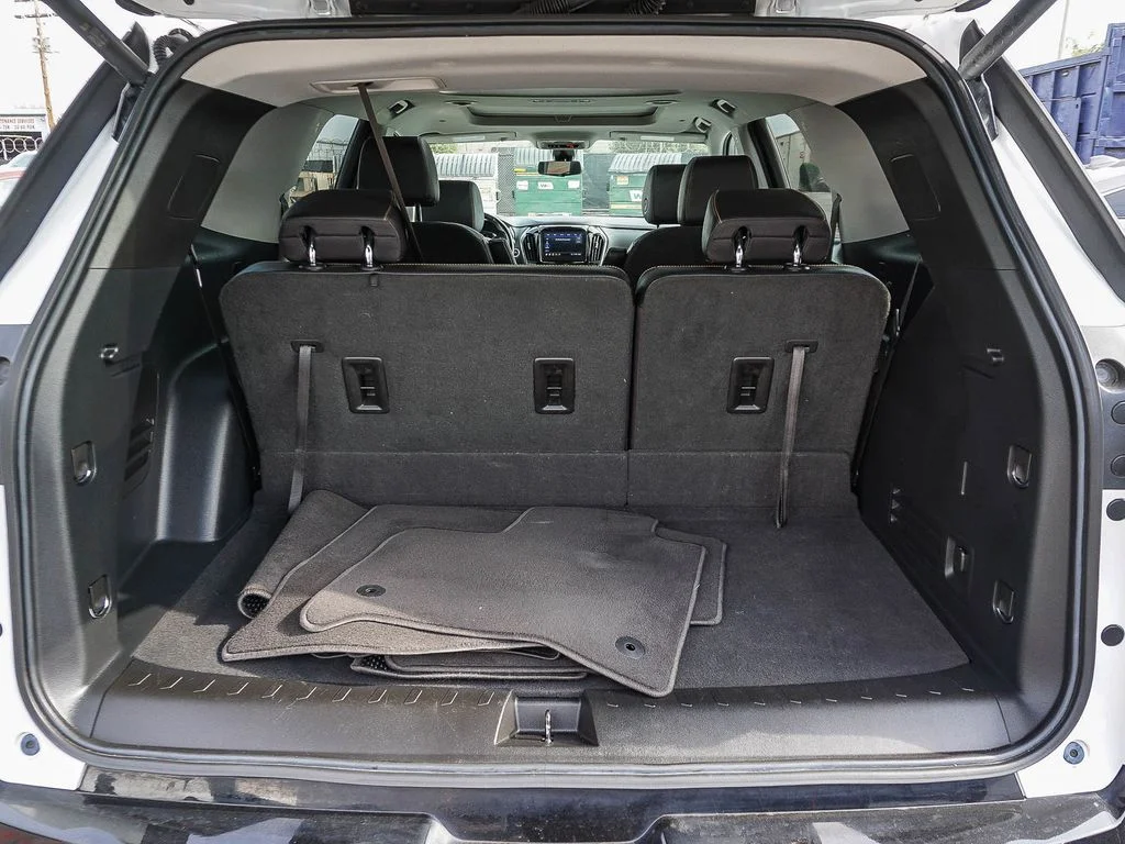 Used 2020 White Chevrolet Premier image 24
