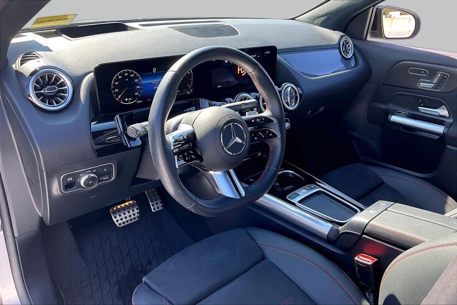 Used 2026 Mountain Grey Metallic Mercedes-Benz GLA 250 image 18