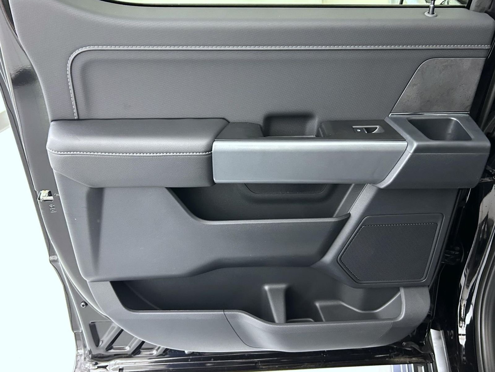 New 2026 Agate Black Metallic Ford XLT image 20