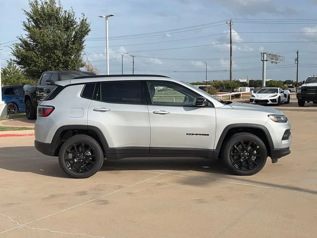 New 2026 Silver Zynith Metallic Clear-Coat Exterior Paint Jeep Latitude image 11