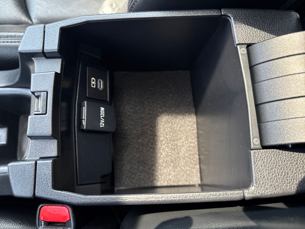Used 2023 Off-white Toyota LE image 29