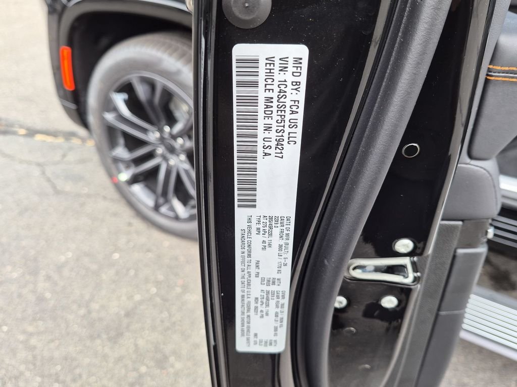 New 2026 High Gloss Black Jeep Summit Reserve image 31