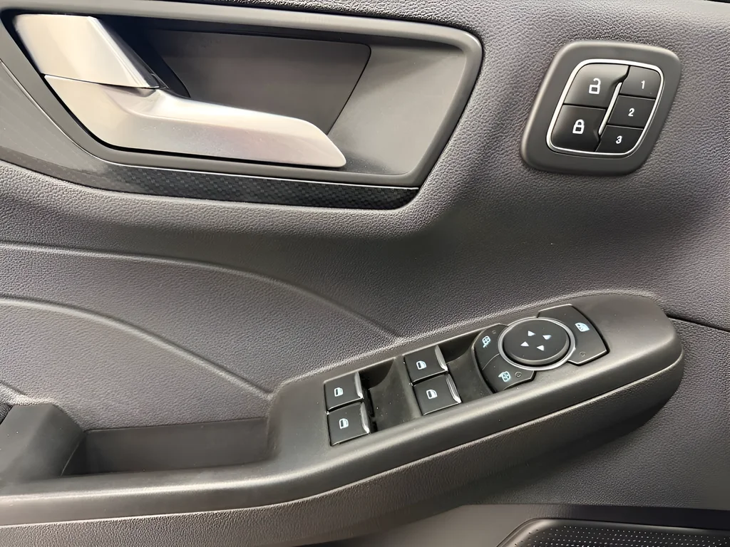 Used 2023 Blue Ford ST-Line Elite image 12