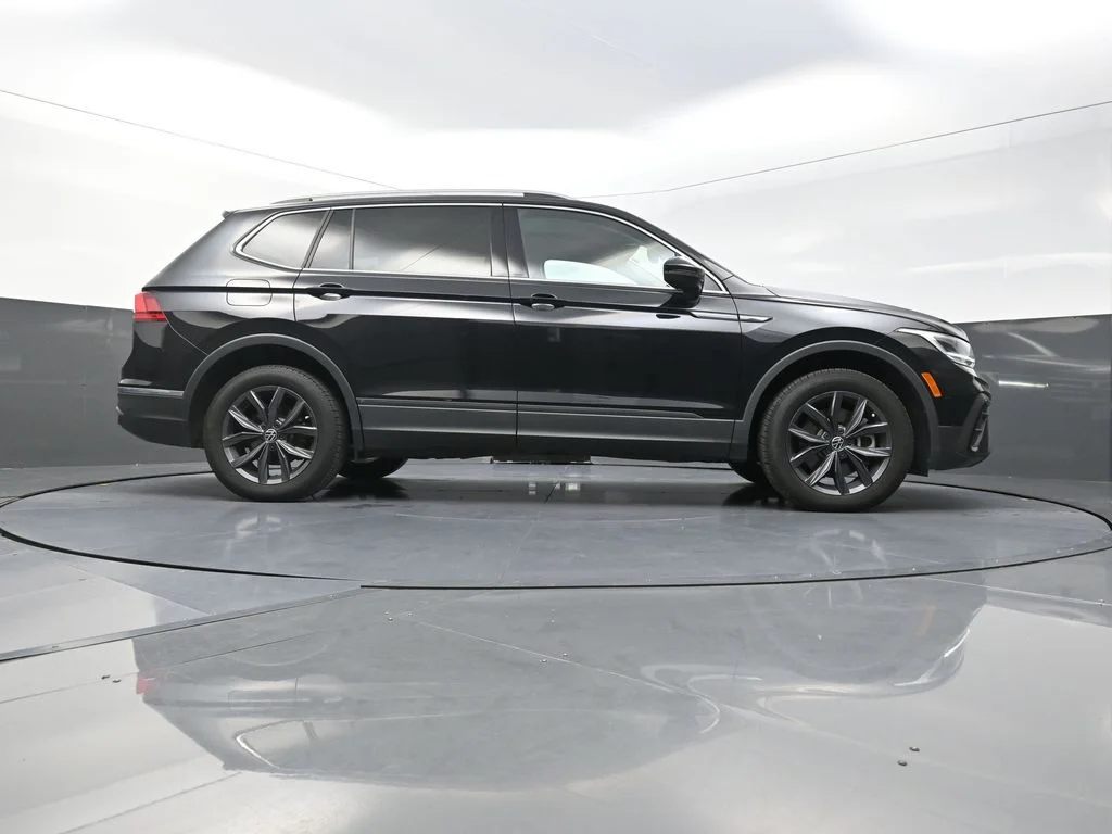 Used 2023 Black Volkswagen 2.0T SE image 28