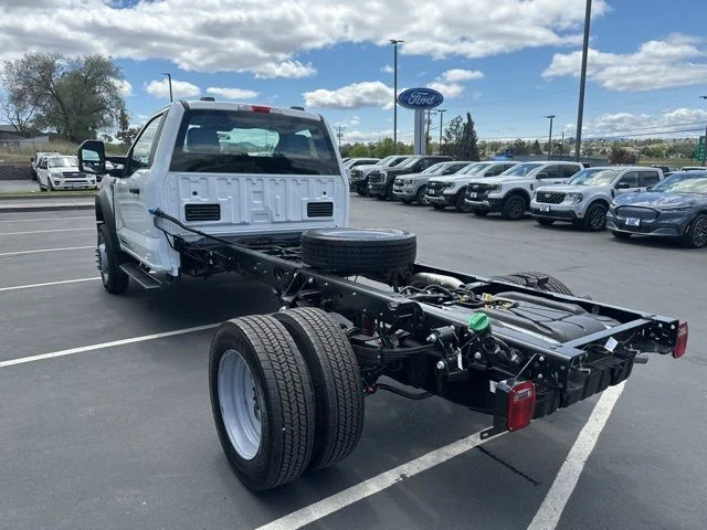 2025 Ford F-450 Super Duty Chassis Cab XL - Photo 7