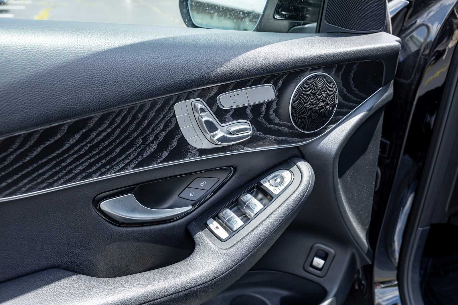 Used 2018 Black Mercedes-Benz GLC 300 image 13