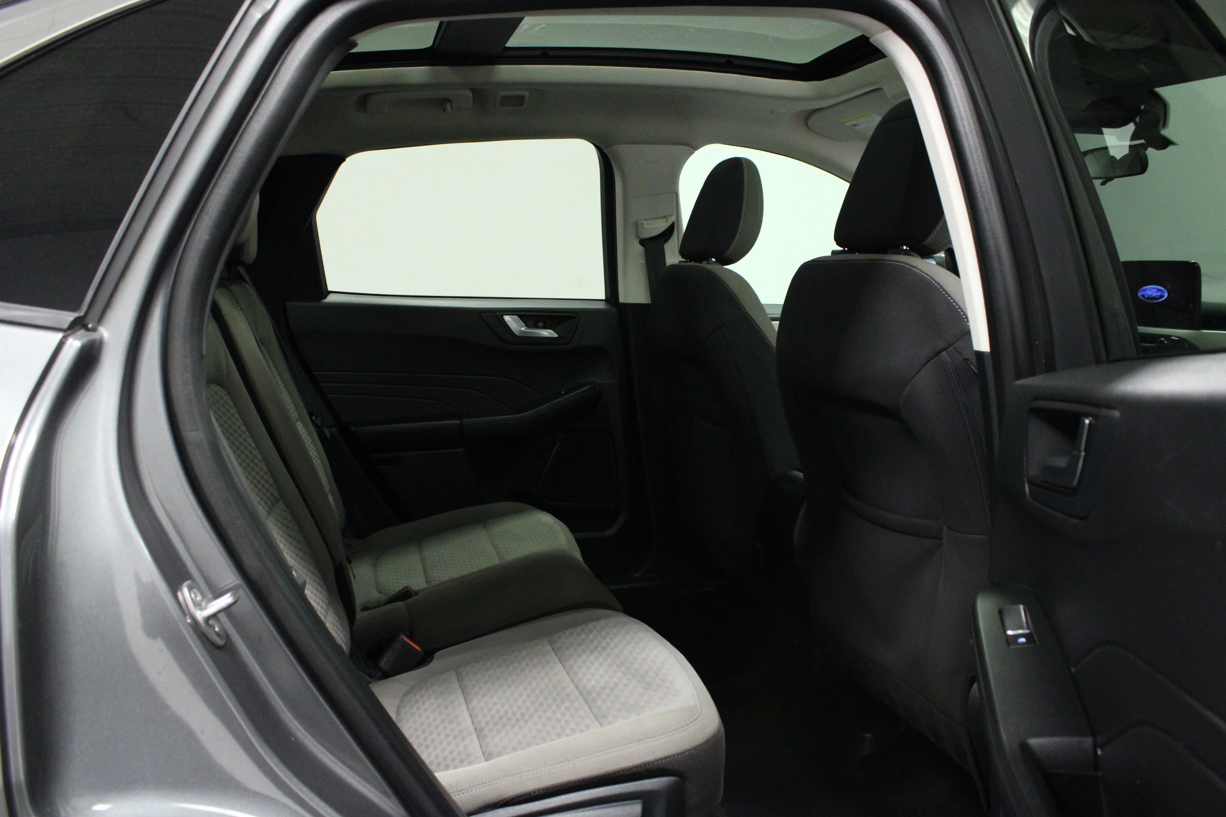 Used 2021 Gray Metallic Ford SE image 15