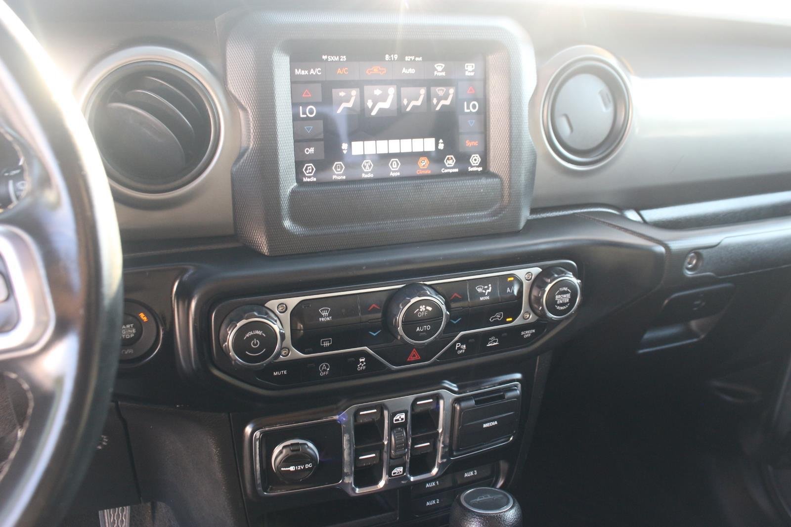 Used 2020 Silver Jeep Sport S image 21