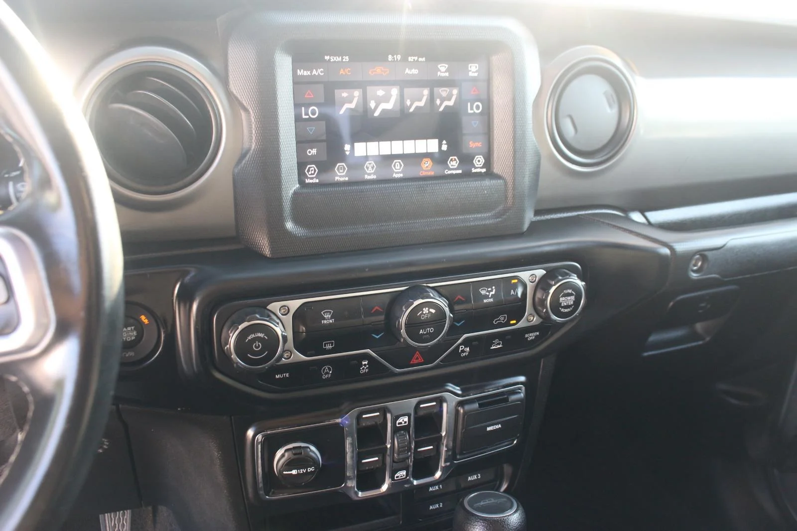 Used 2020 Silver Jeep Sport S image 21