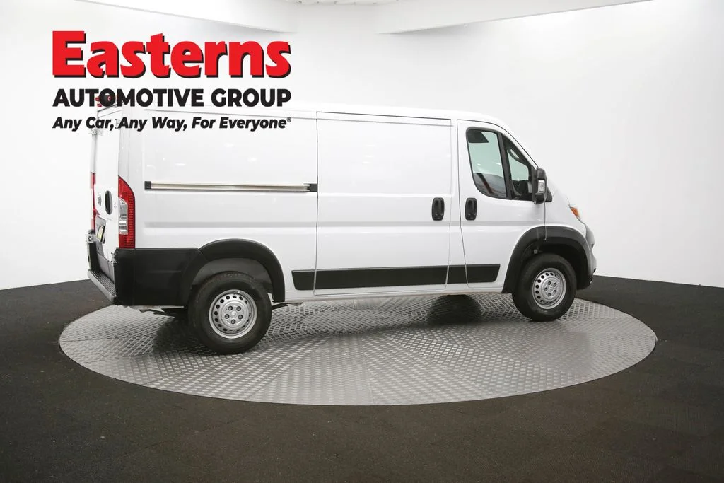 Used 2025 White Ram Base image 39