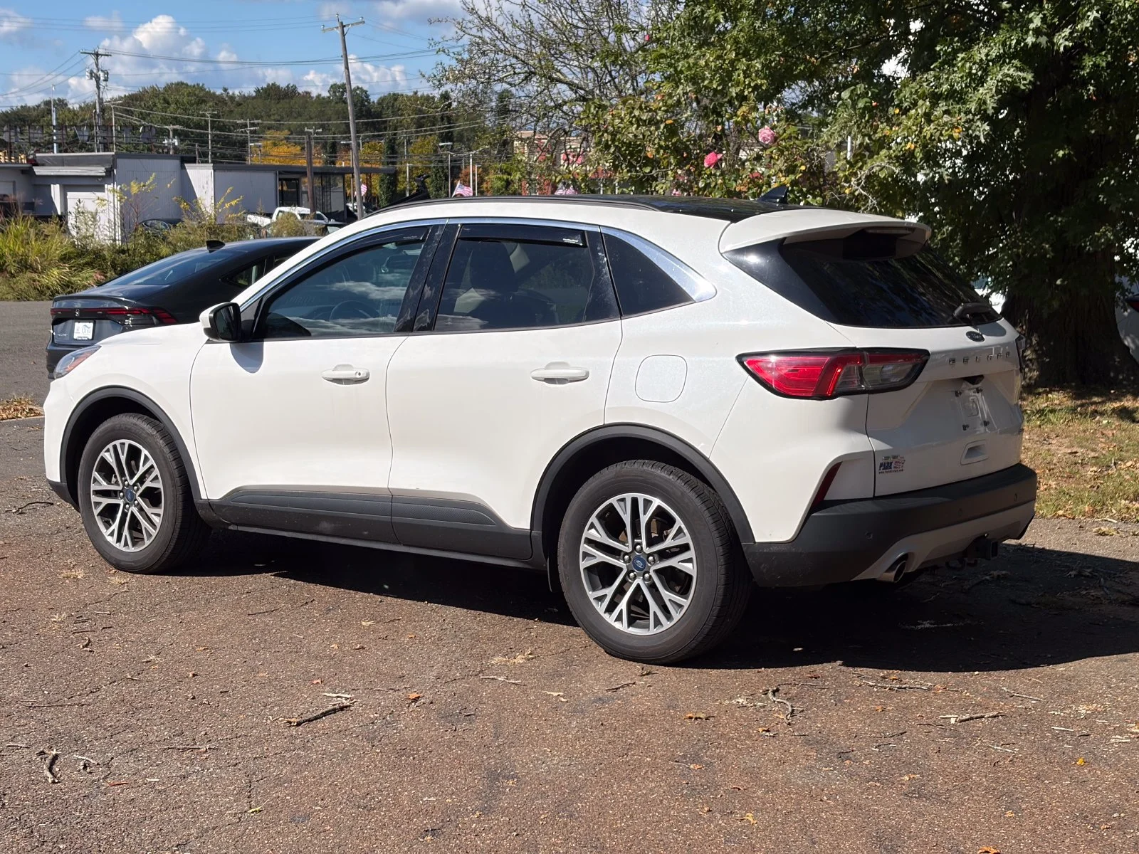Used 2020 White Metallic Ford SEL image 3