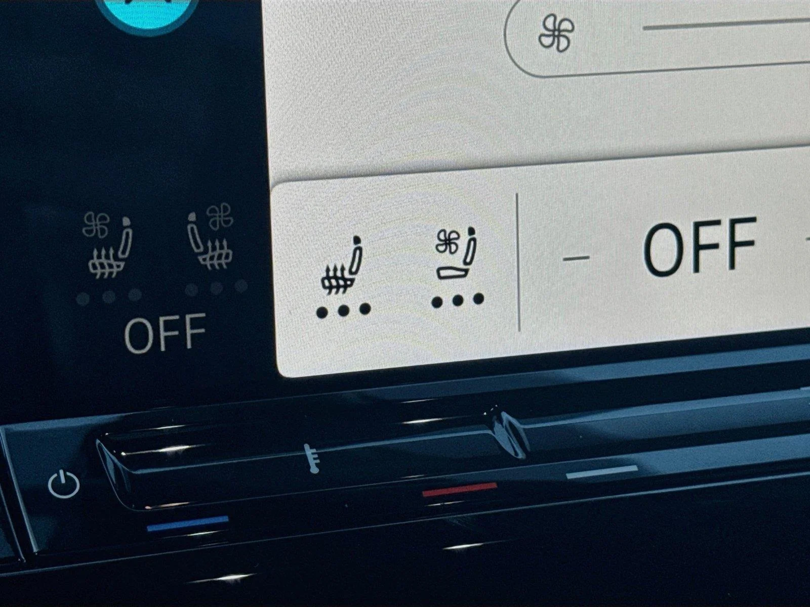 New 2026 Opal White Pearl Volkswagen 2.0T SE w/Technology image 18