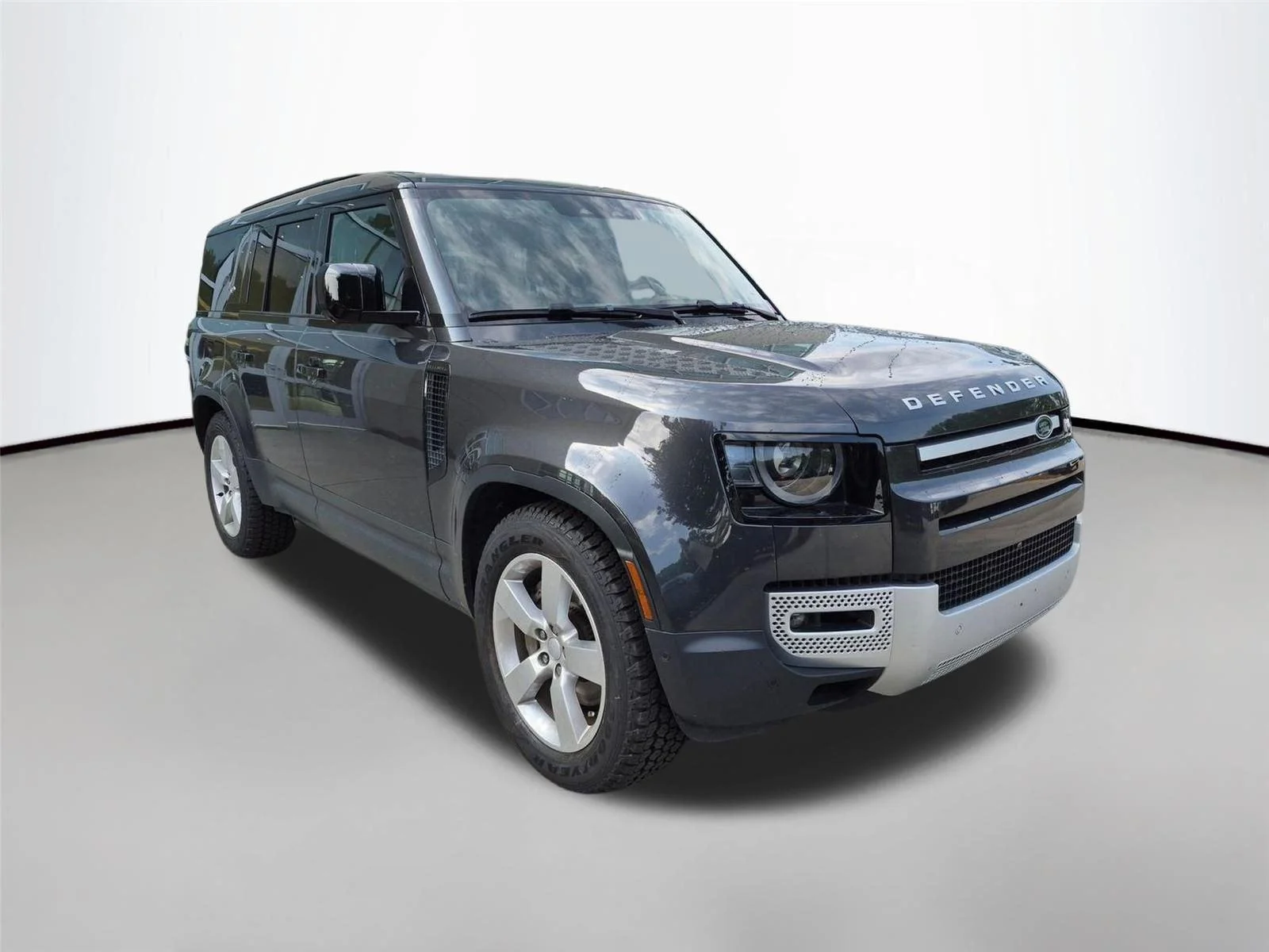 Used 2023 Carpathian Grey Premium Metallic Land Rover First Edition image 3