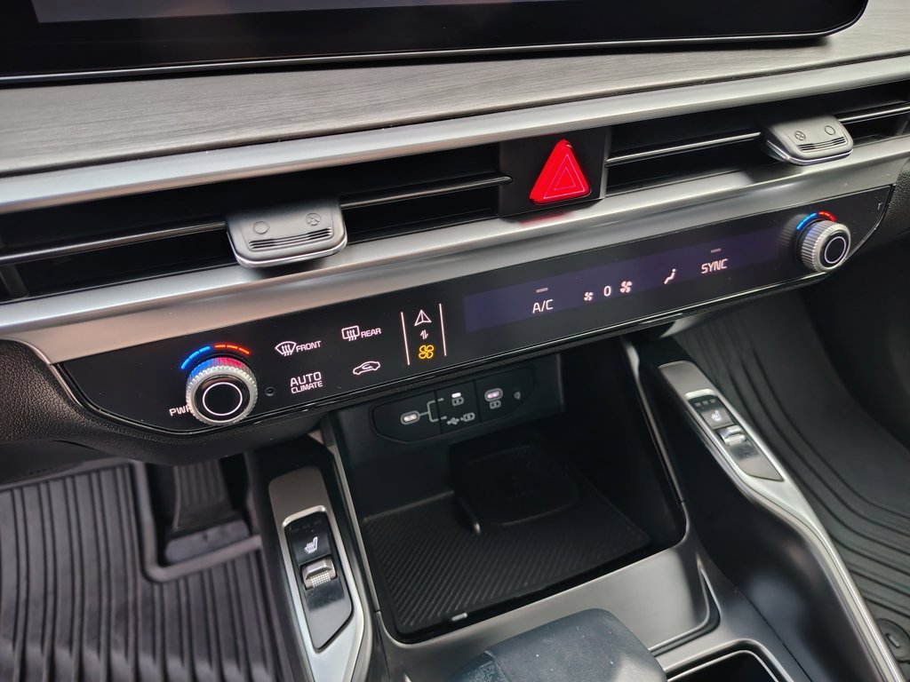 2025 Kia Sorento X-Line EX - Photo 23