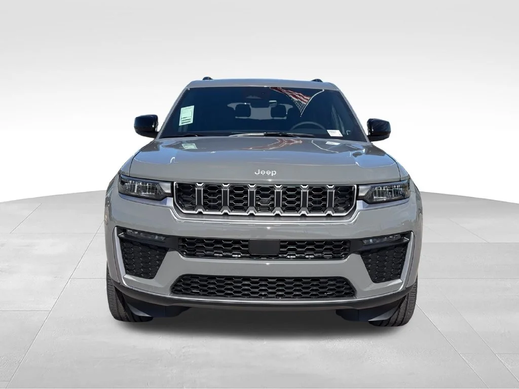 New 2027 Sting-Gray Clear-Coat Paint Jeep Limited image 27