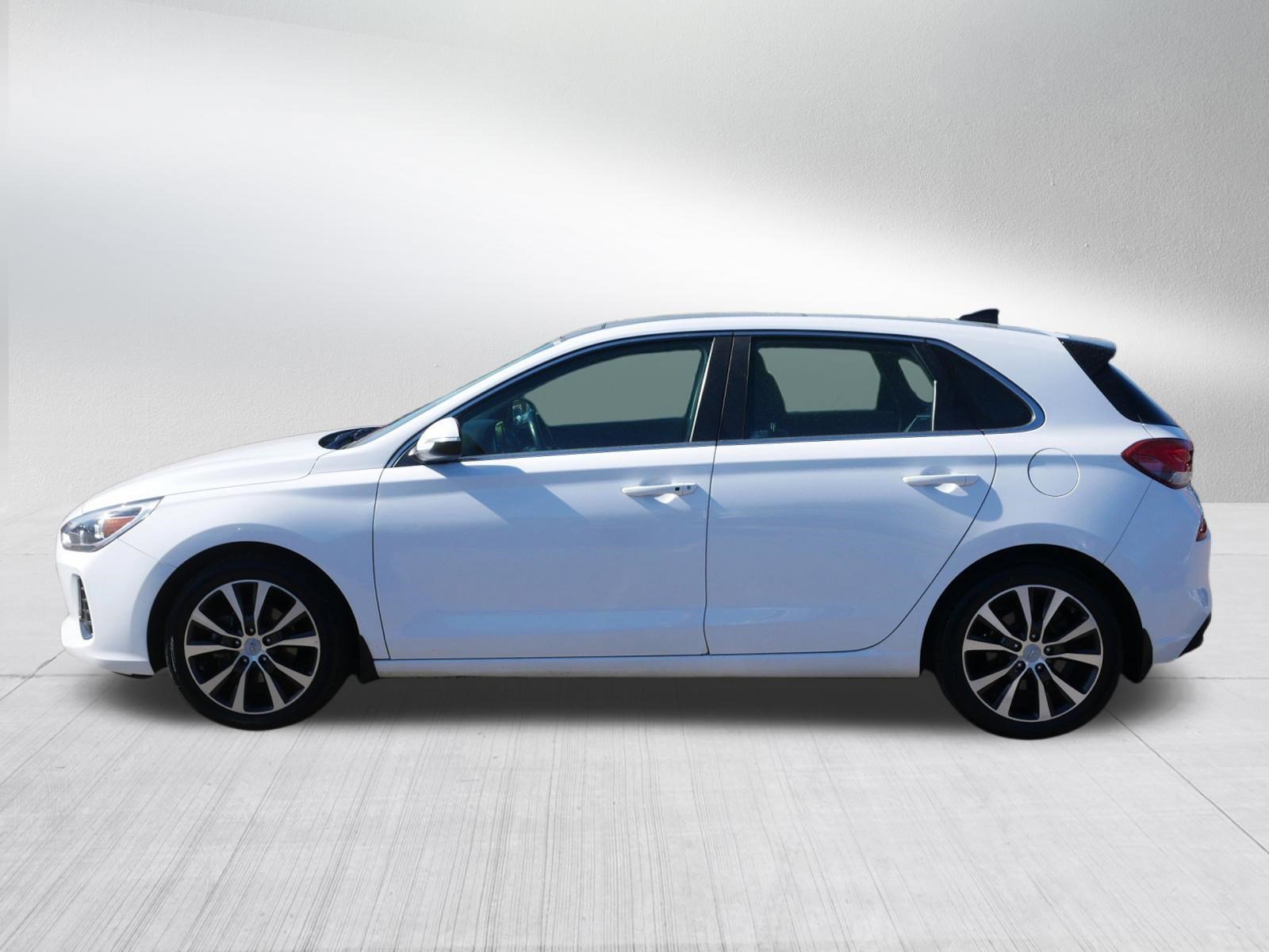 Used 2018 Ceramic White Hyundai  image 4
