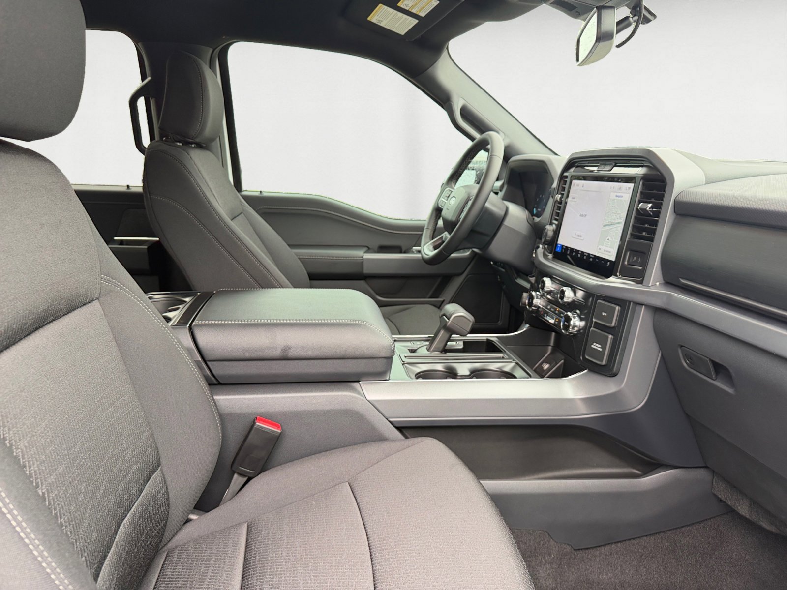 New 2026 Oxford White Ford XLT image 15