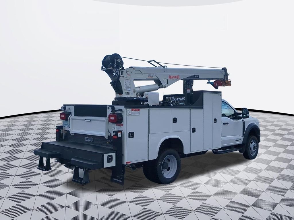 New 2024 Oxford White Ford F-550® XL image 41