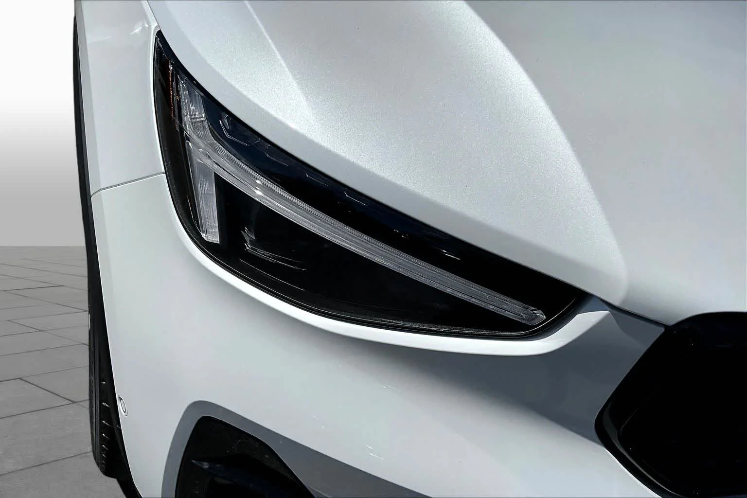 New 2026 Crystal White Volvo Plus image 15